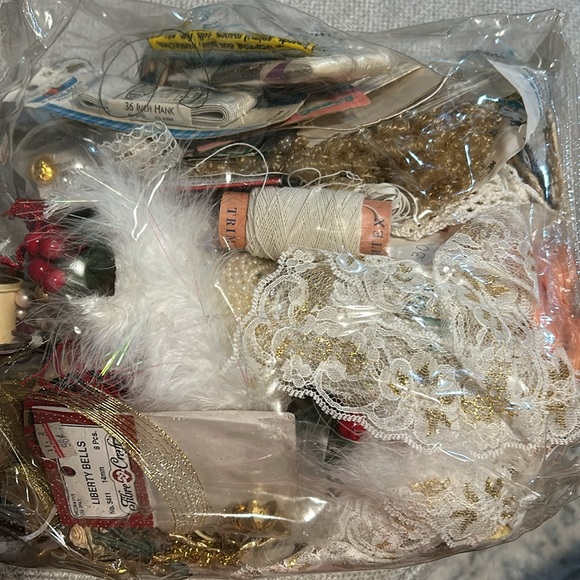 Mixed crafting items - Picture 8 of 11